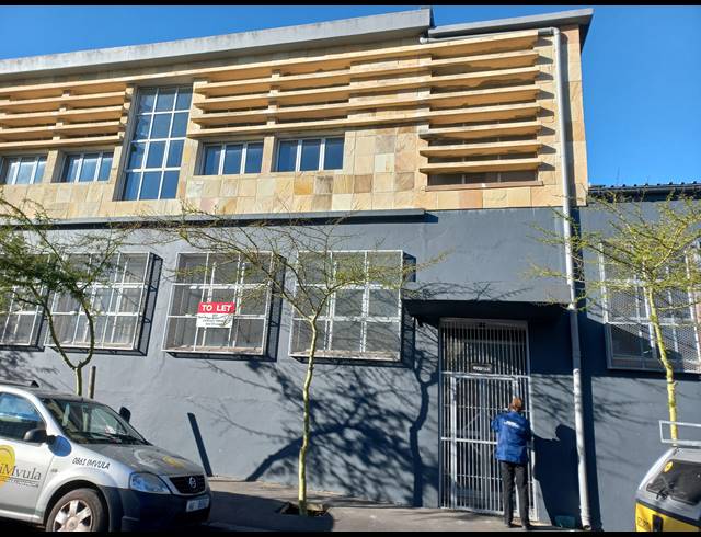 104M² WAREHOUSE TO LET IN MAITLAND
